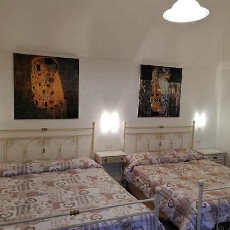 B&B Camere Montalto Centro 蒙塔尔托迪卡斯特罗 外观 照片