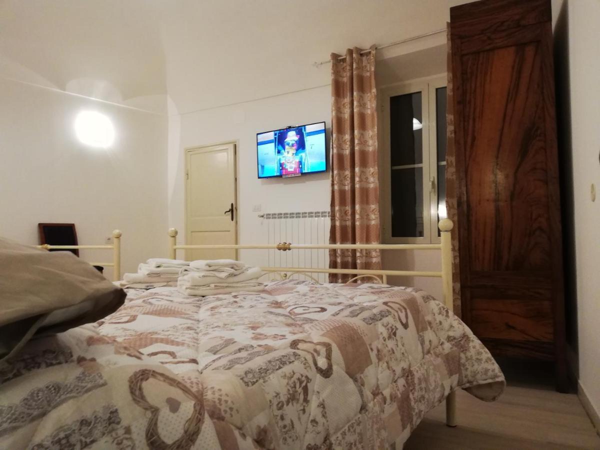 B&B Camere Montalto Centro 蒙塔尔托迪卡斯特罗 外观 照片