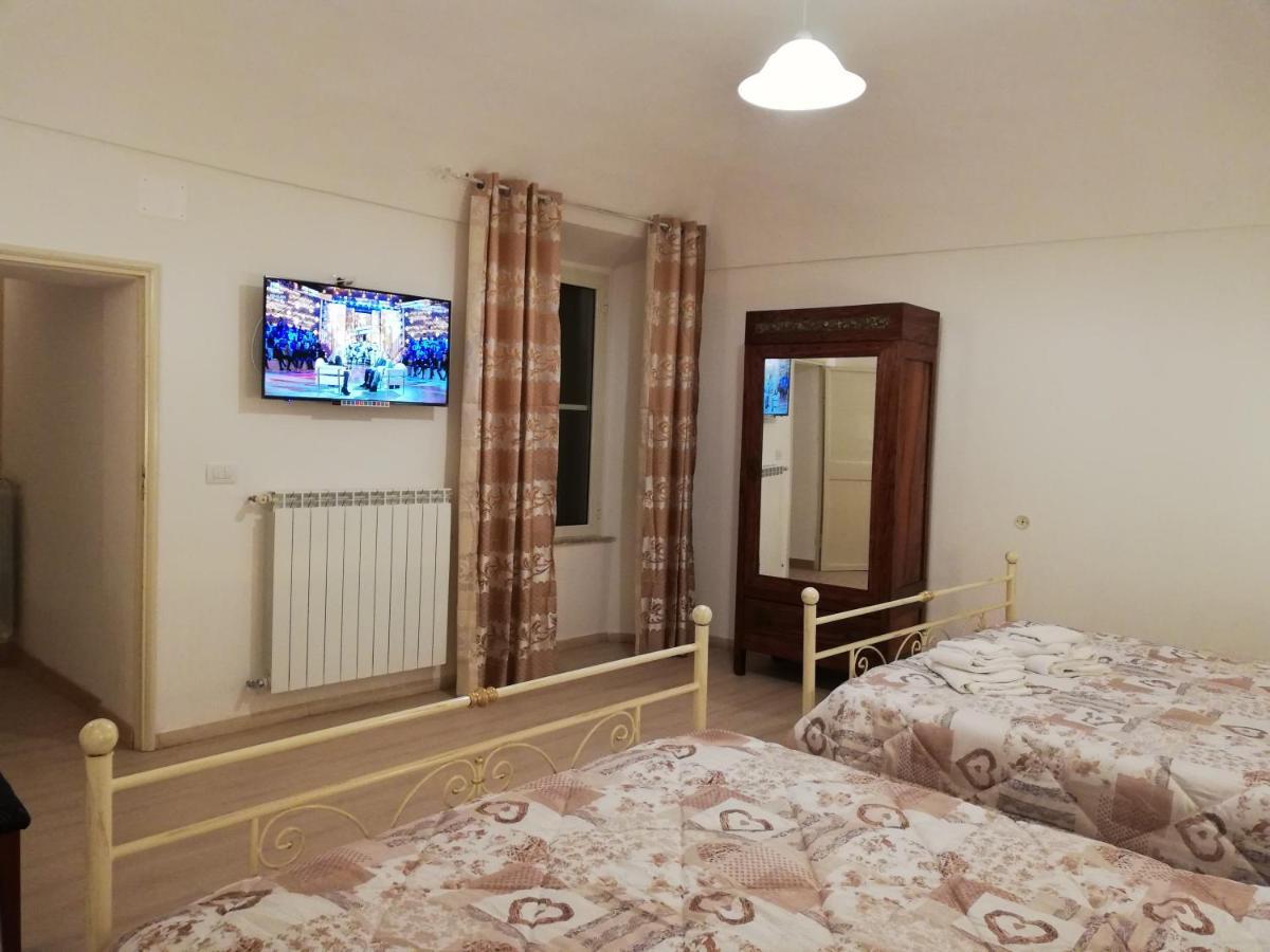 B&B Camere Montalto Centro 蒙塔尔托迪卡斯特罗 外观 照片