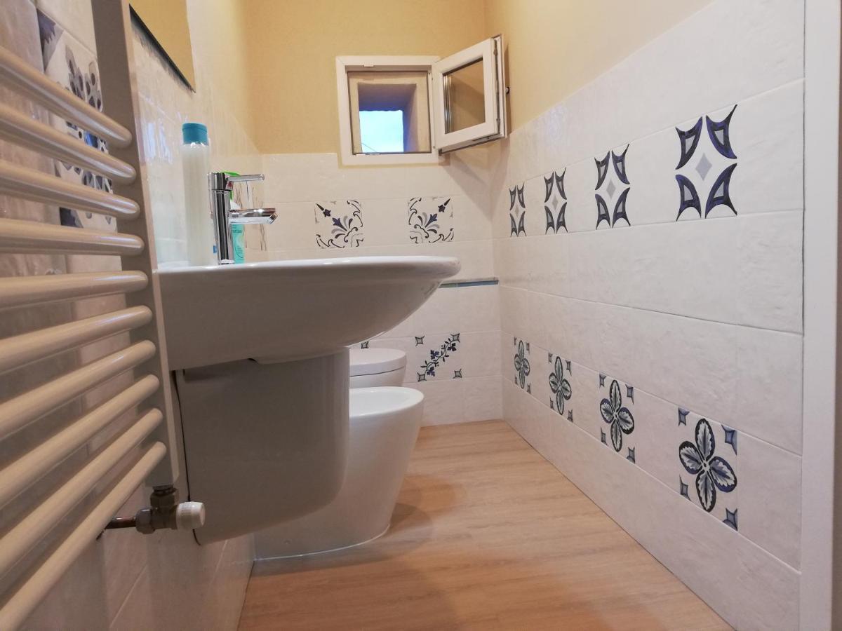 B&B Camere Montalto Centro 蒙塔尔托迪卡斯特罗 外观 照片
