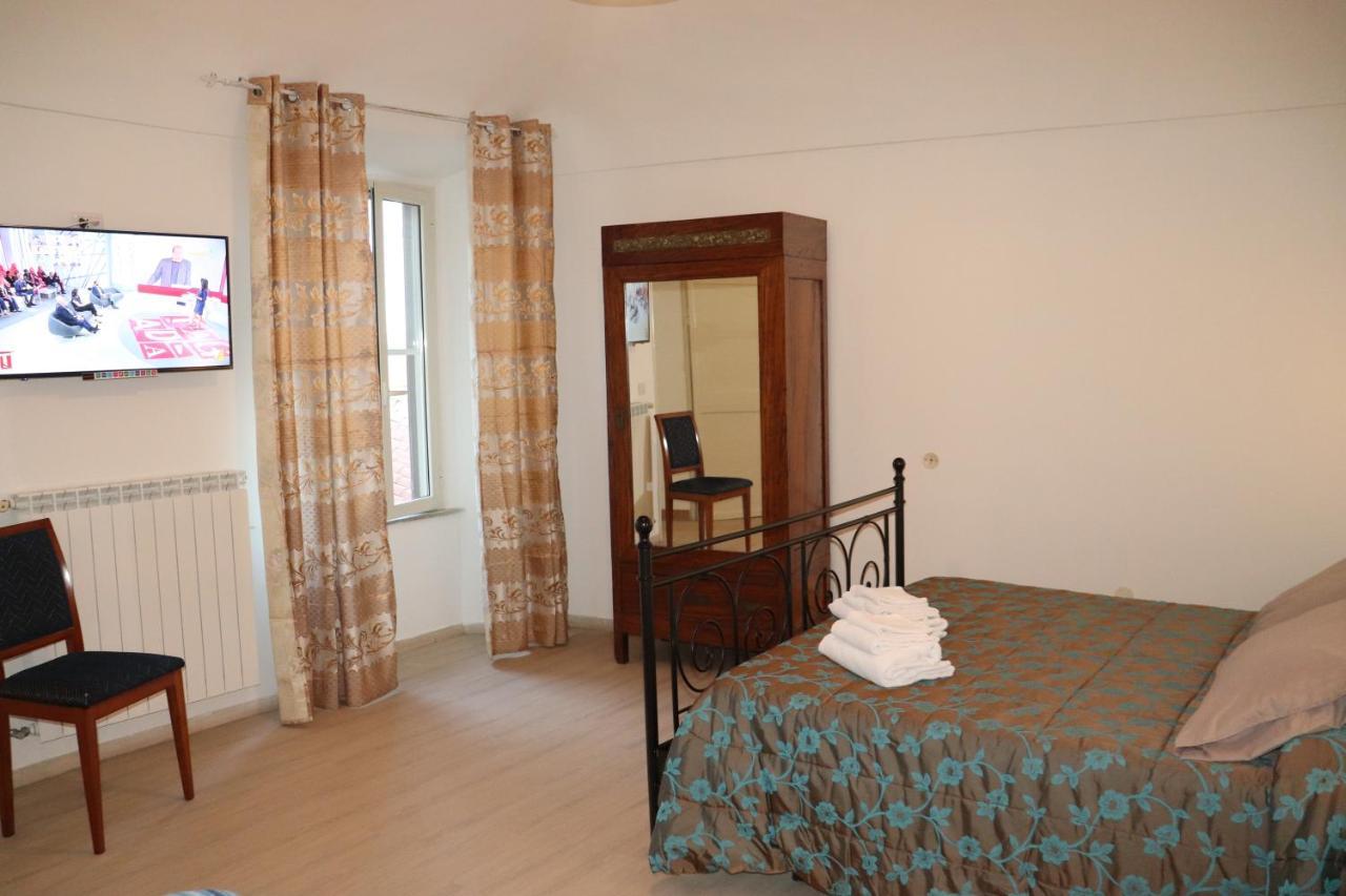 B&B Camere Montalto Centro 蒙塔尔托迪卡斯特罗 外观 照片