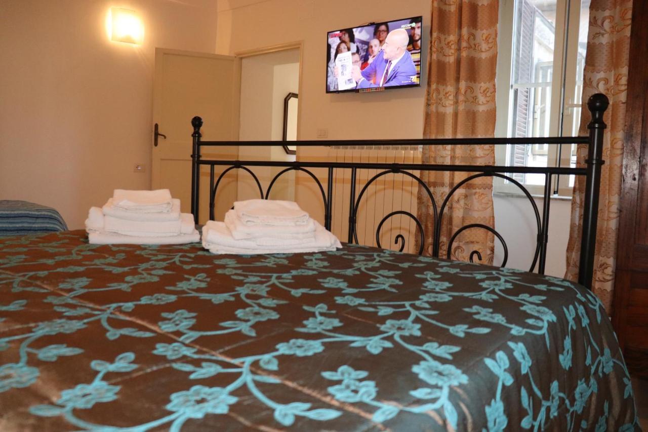 B&B Camere Montalto Centro 蒙塔尔托迪卡斯特罗 外观 照片