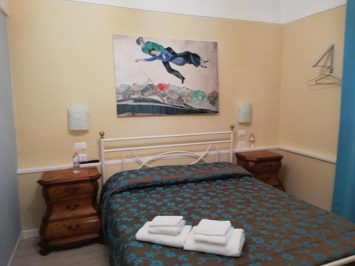 B&B Camere Montalto Centro 蒙塔尔托迪卡斯特罗 外观 照片